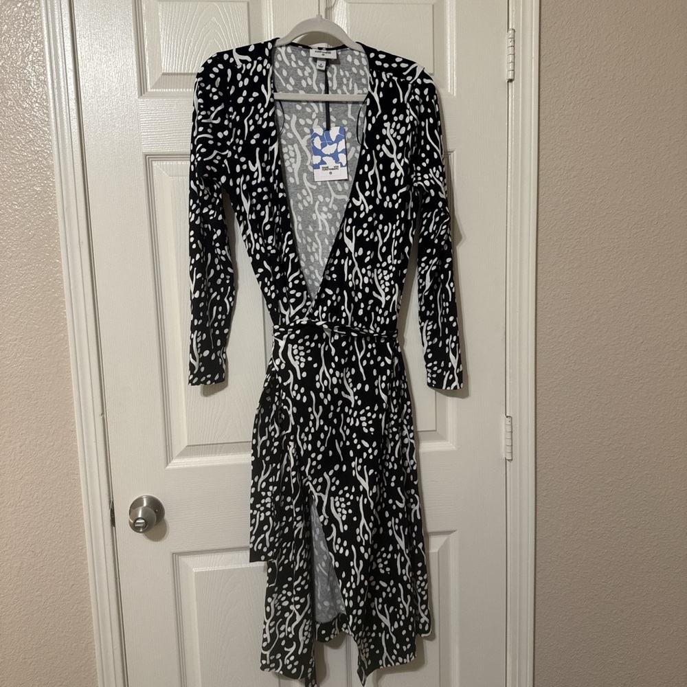 Diane Von Furstenberg Black and White Long Sleeve Wrap Dress